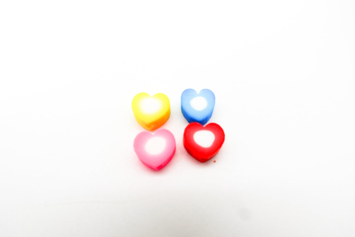 Fimo corazones de Colores con centro Blanco