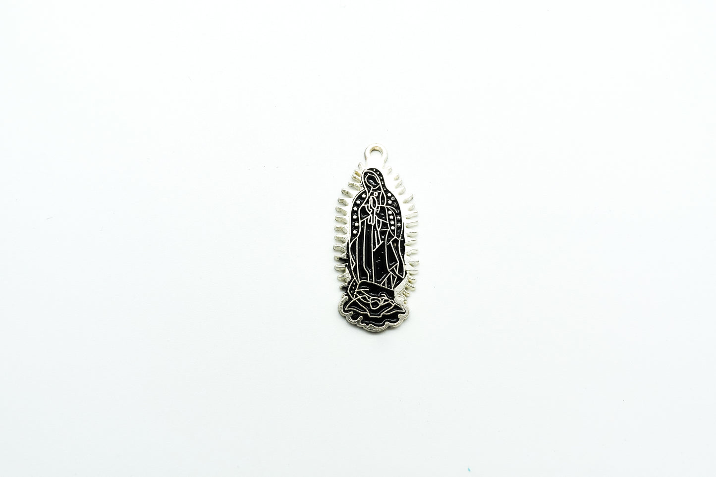 Medalla de La Virgen de Guadalupe color negro